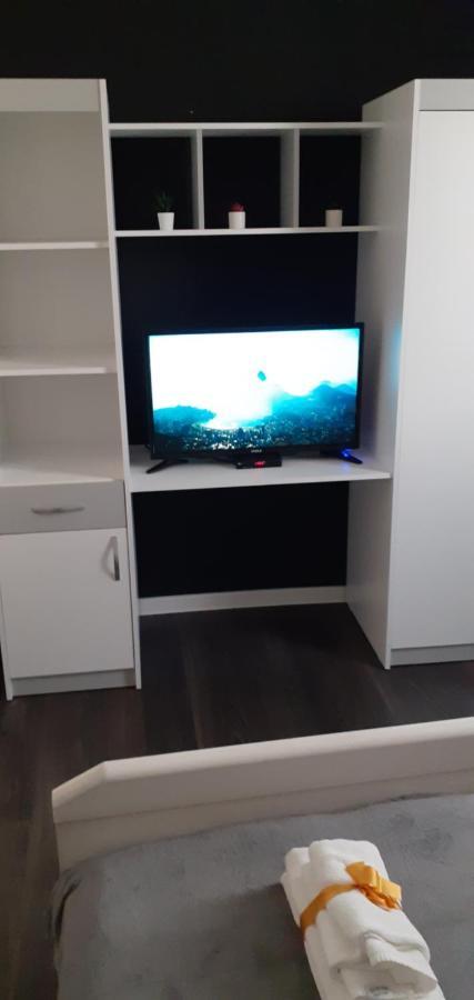 Apartman Mici Ni Esterno foto
